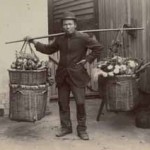 Chinese vegetable hawker, c.1895. Courtesy National Library of Australia.