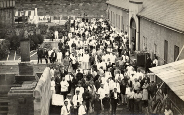 Berrima Camp internees' gathering, c.1915. Paul Dubotzki Collection