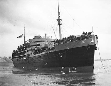 'HMT Dunera', Melbourne, 1940. Courtesy National Archives of Australia