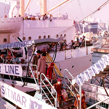 Migrants arrive in Sydney on the Fairsea c.1963. Courtesy National Archives of Australia