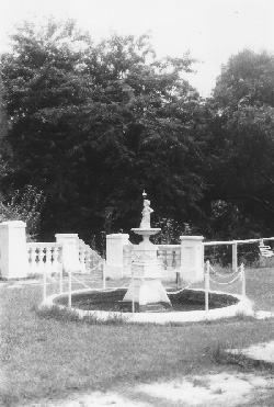 Fountain and balustrade, Von Heiden residence, c.1950s