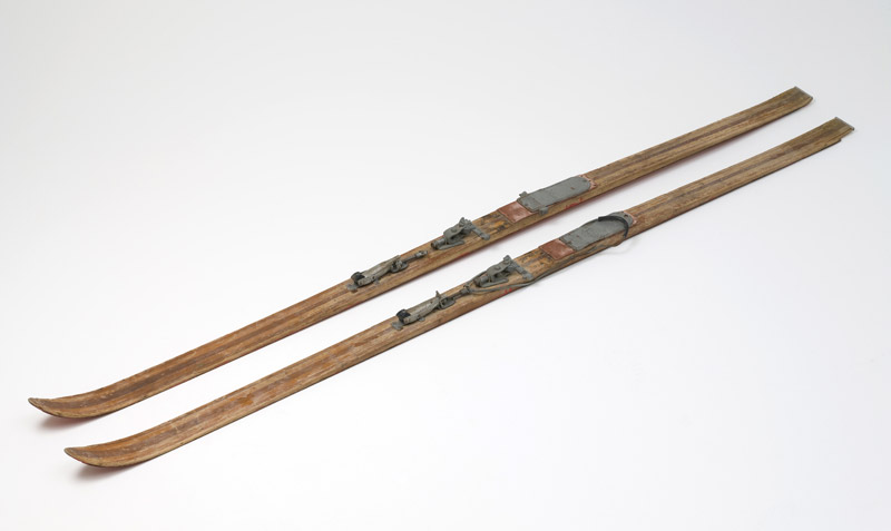 These ski and stocks were used for work and leisure by Hans Berents, an engineer recruited in Norway. His Russian-born wife, Ina Berents, was employed on the scheme as a doctor. People from many different countries worked together on the scheme. They also enjoyed leisure time together, sharing hobbies and sports. Powerhouse Museum Collection
