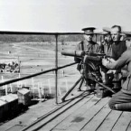 Holdsworthy Internment Camp AIF Guards with machine gun, c.1916. Courtesy of the Liverpool Regional 	Museum
