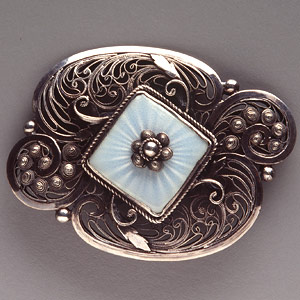 Filigree brooch