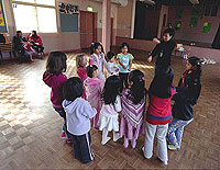 Thai dancing lesson